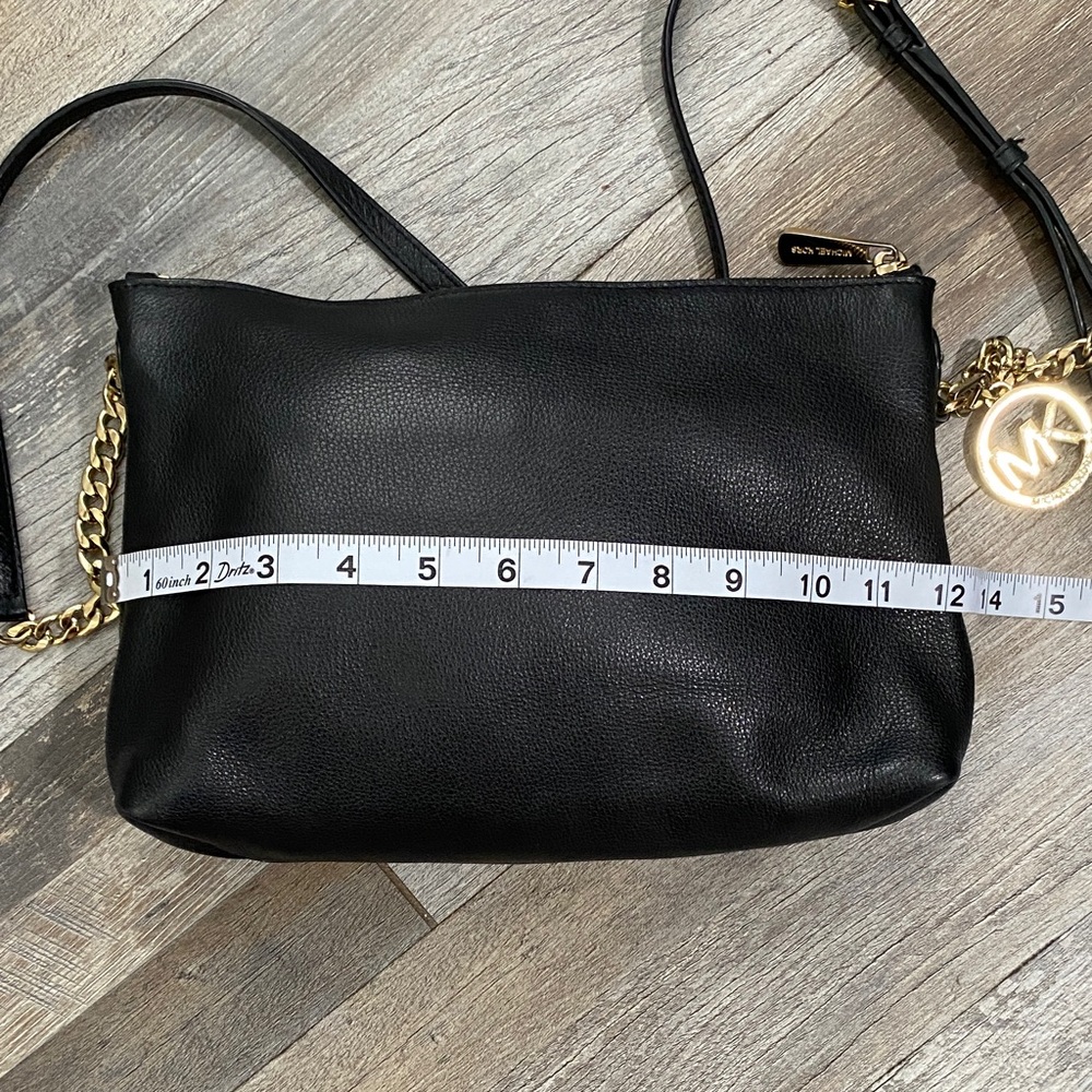 Leather Michael Kors Black Crossbody Bag with Gold Chain - Picture 9 of 16